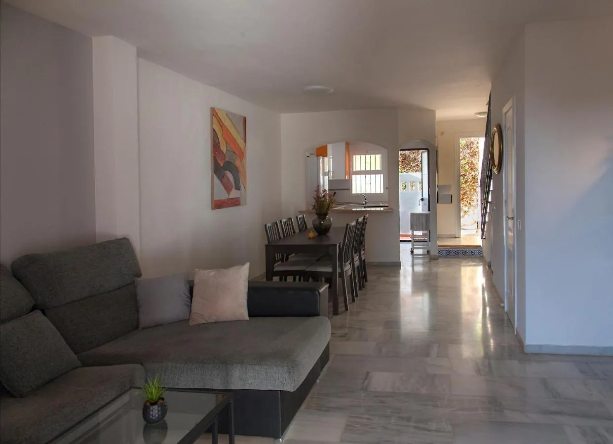 Agradable Adosado Con Piscina La Hidalga Villa Benalmádena 0*,  Spanje