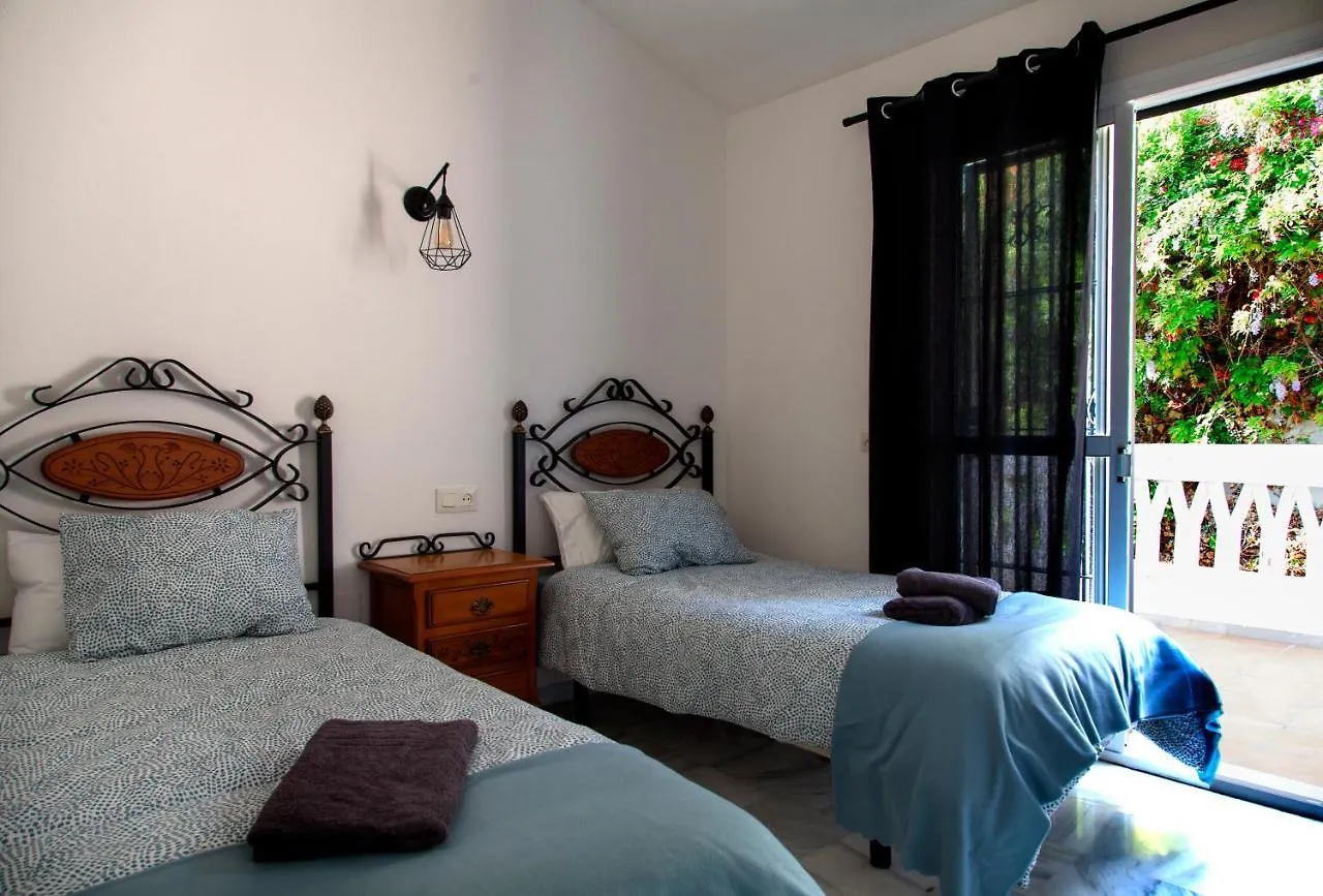 Vakantiehuis Agradable Adosado Con Piscina La Hidalga Villa Benalmádena