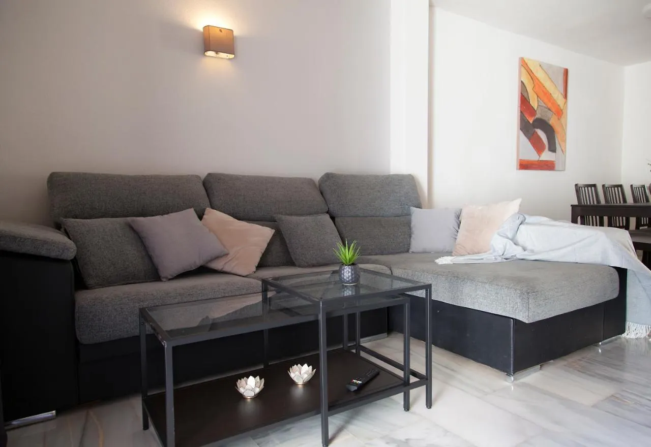 Holiday home Agradable Adosado Con Piscina La Hidalga Villa Benalmadena